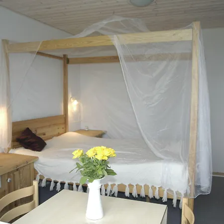Henne Strand Ferie Guest house